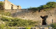 hiking-tour-cultural-ruins-balashi-gold-smelter-aruba-1-1030x1000