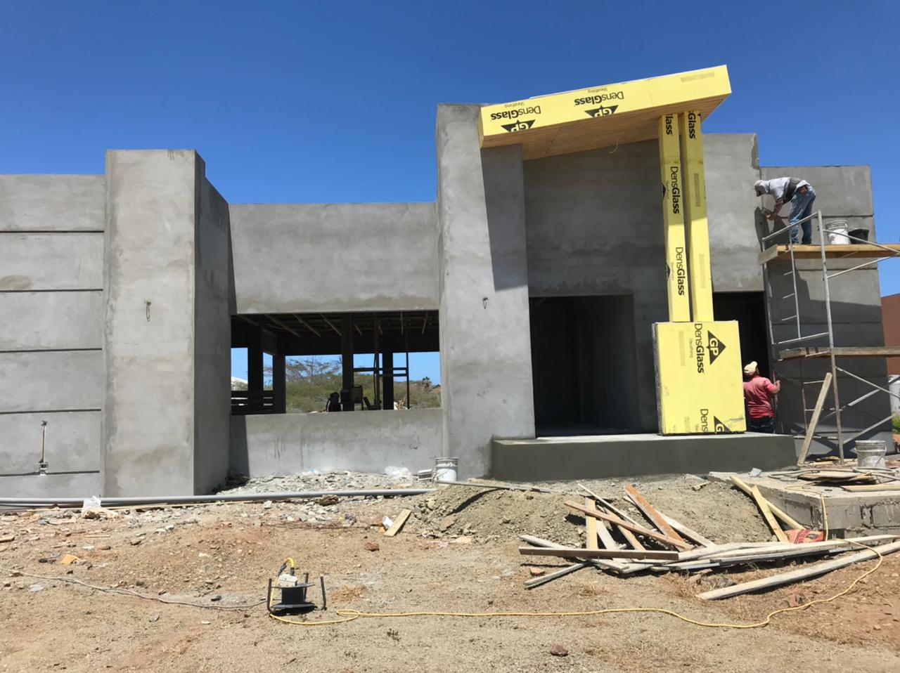 Dreamac Pool & House