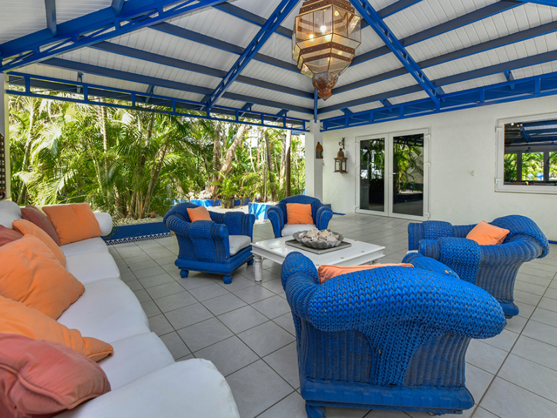 Luxurious 5-Bedroom Villa