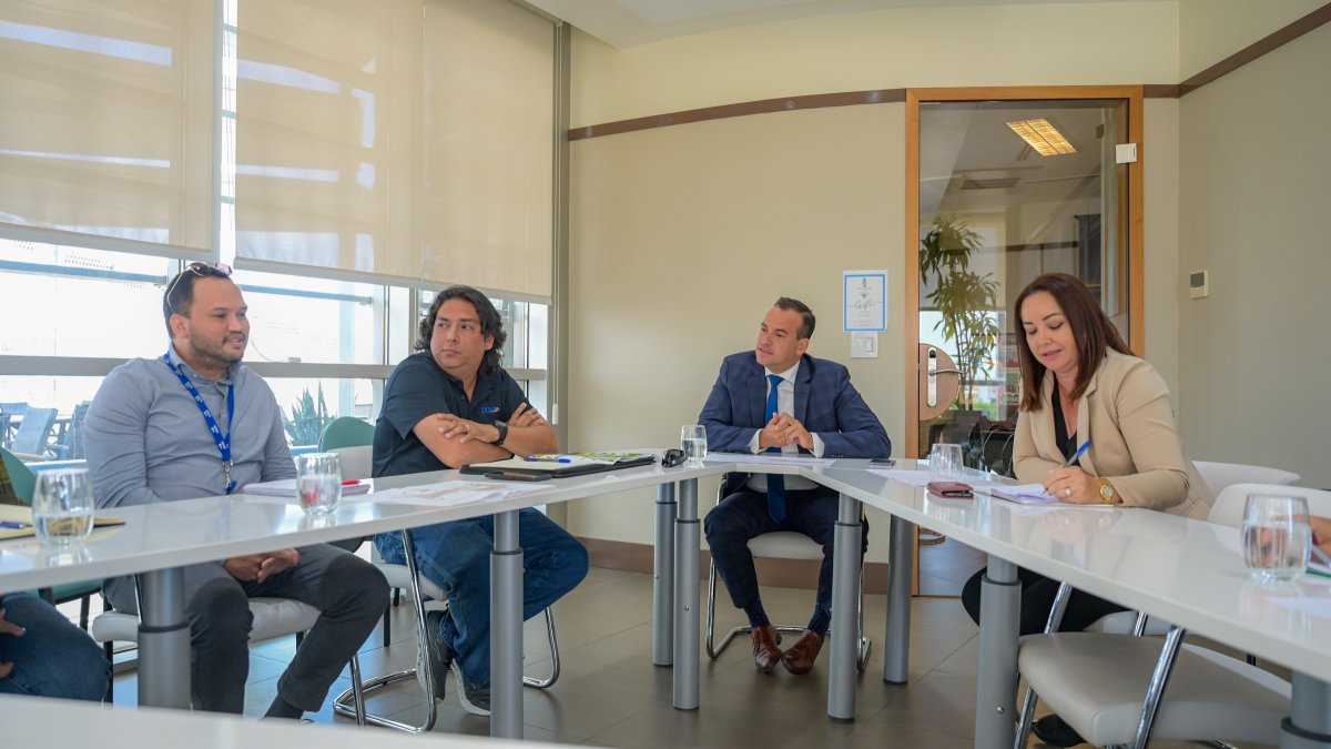 Aruba expands Lagoen parking area with new electric vehicle charging stations