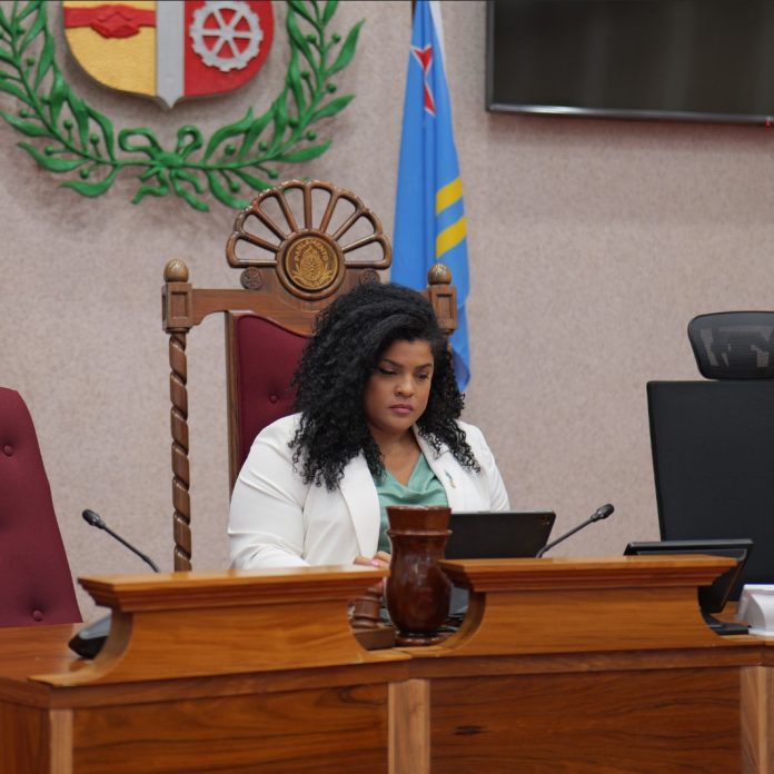 Minimum wage law in Aruba discussed by parliamentary leader Misha Raymond