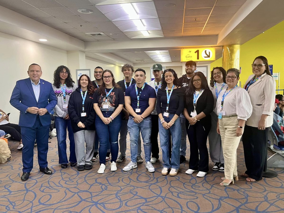 Aruba students depart for Netherlands on scholarship