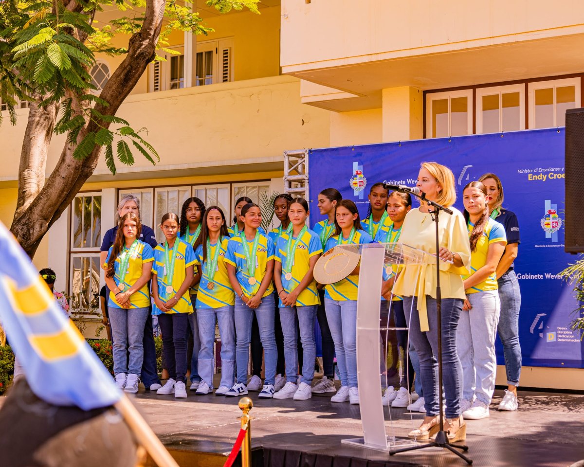 Aruba’s U15 Girls Soccer Team wins Concacaf Tournament team