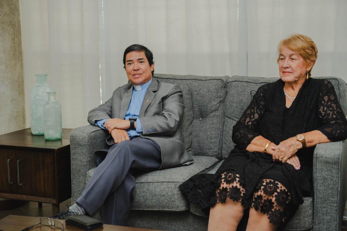 25th anniversary celebrate moment