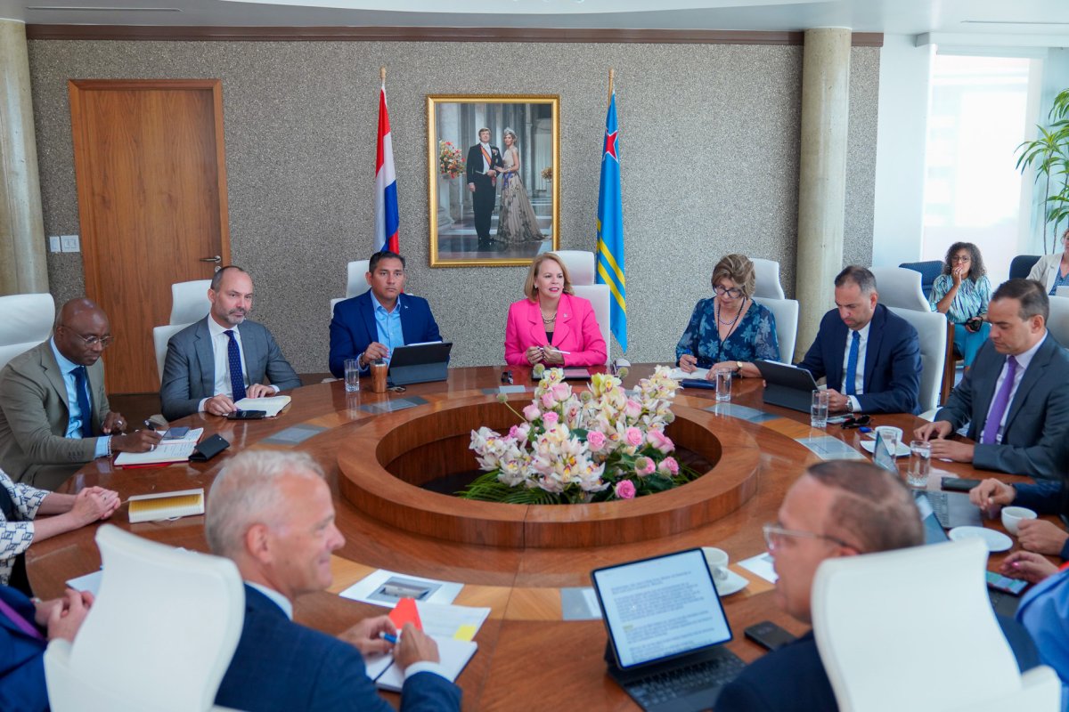 Secretary of State for Kingdom visit aruba