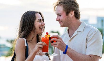 Sunset Cocktail Hour at Radisson Blu Aruba enjoy drink