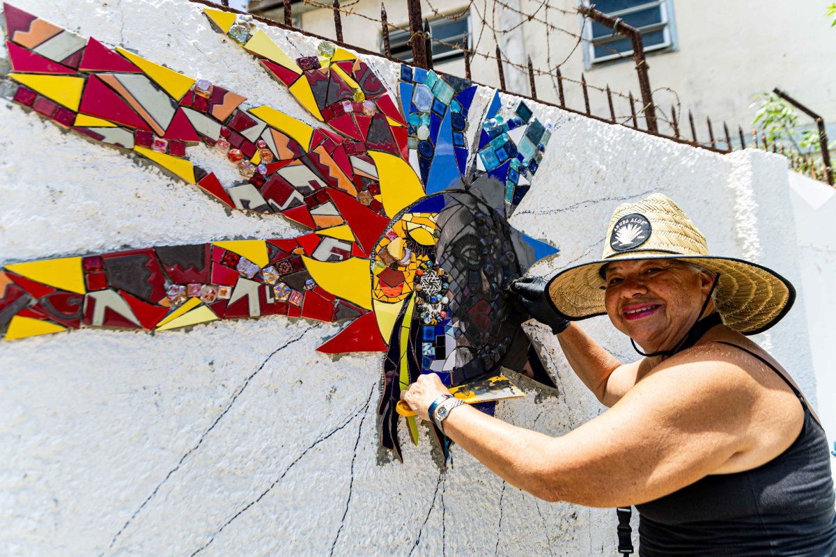 Art enthusiasts and artworks featured at the Aruba Art Fair 2024