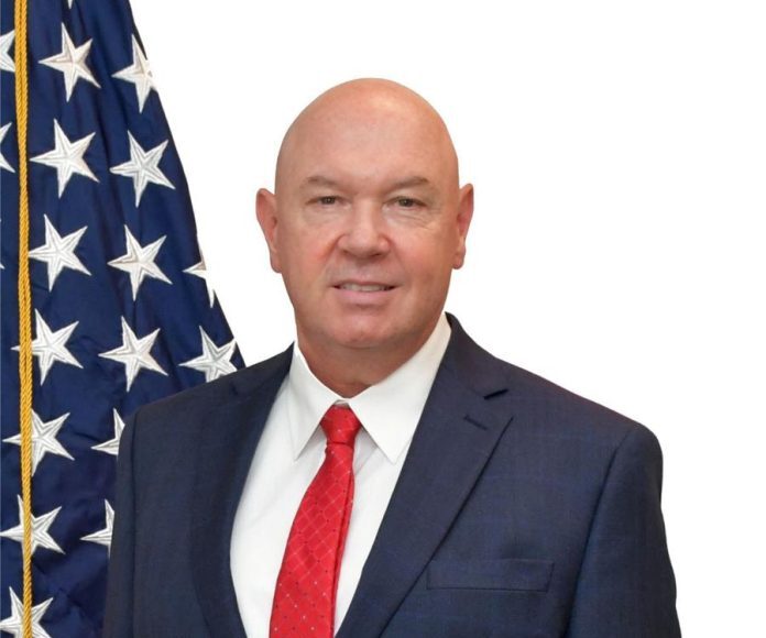 General John McNamara arrives in Curaçao for his new role