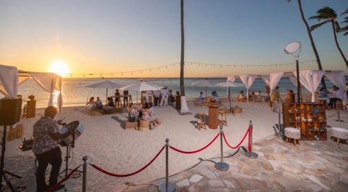 Aruba Cocktail Hour at Holiday Inn Resort