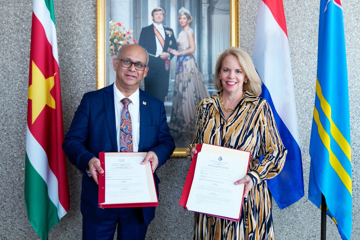 Aruba and Suriname sign