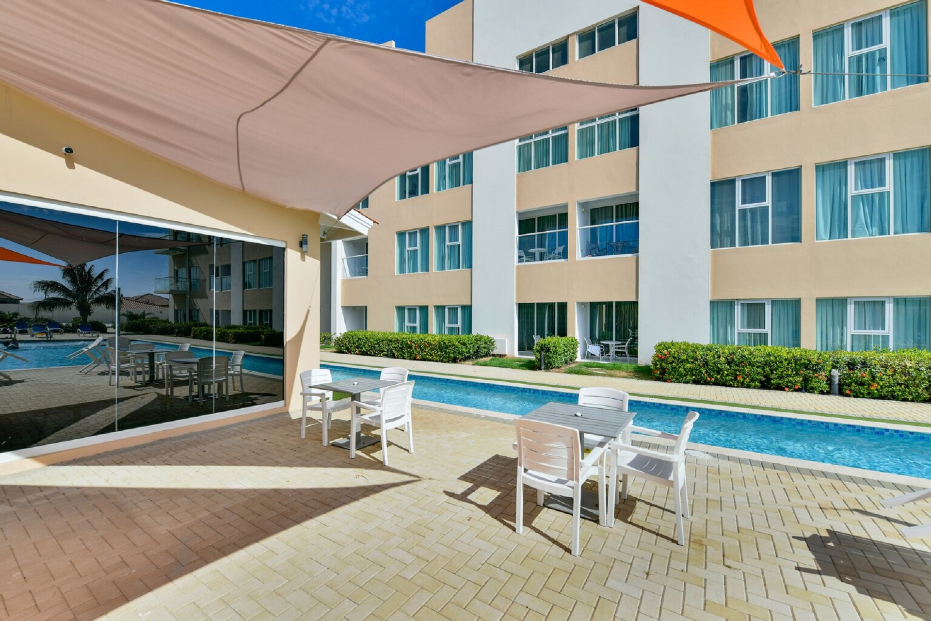 Arubas Life Vacation Residences pool