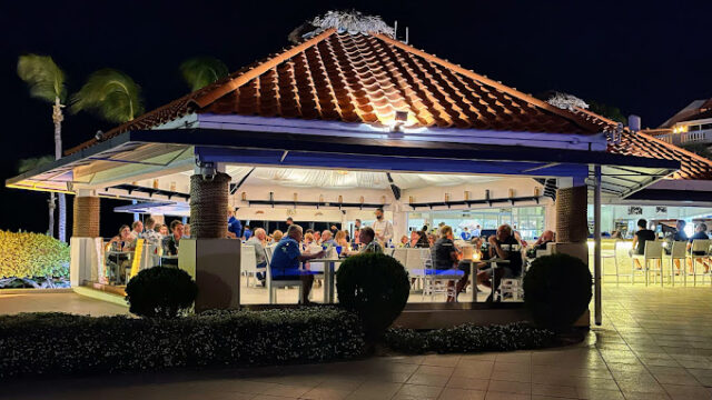 Azzurro Ristorante Italiano Aruba night view