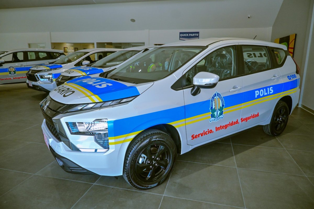 Chief of Police Ramon Arnhem presenting the new vehicles