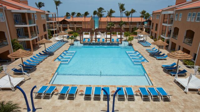 Divi Dutch Resort pool