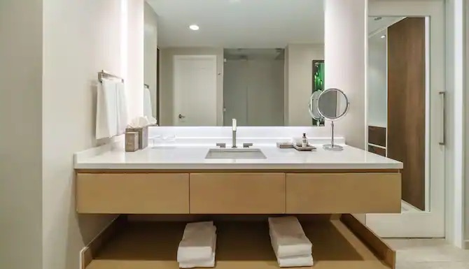 Hyatt Place Aruba Airport bathroom