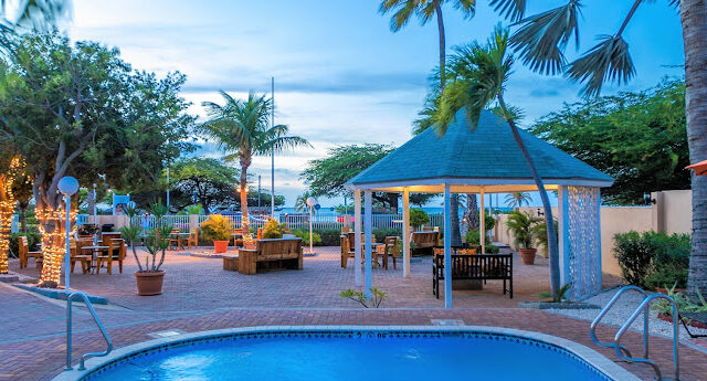 MVC Eagle Beach Aruba pool