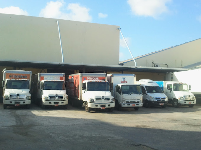 Martijn Trading Aruba parking area