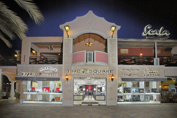 Paseo Herencia Mall store view