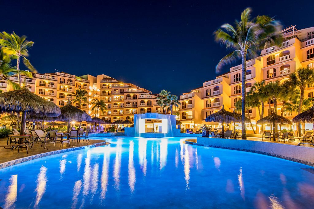 Playa Linda Beach Resort Aruba night view