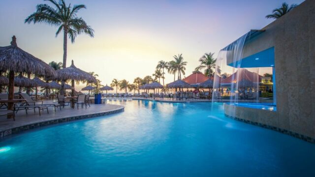Playa Linda Beach Resort Aruba pool