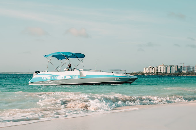 Private Snorkeling Aruba boat