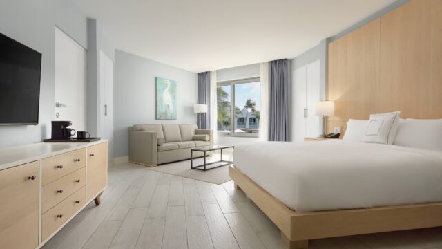 auacy-king-room-4682-hor-wide