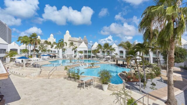 auacy-pool-view-4730-hor-wide