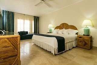 caribbean-palm-village