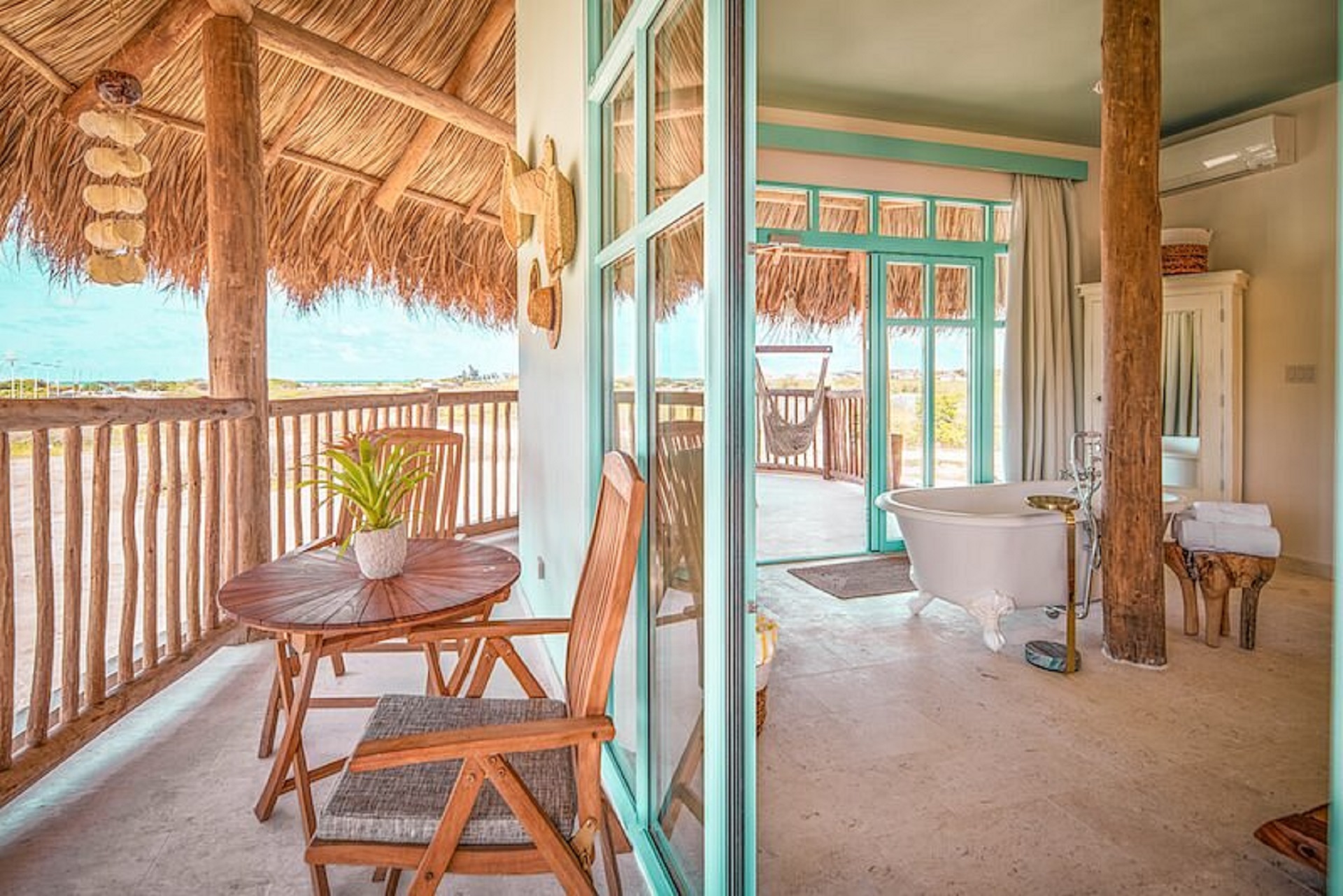palapa-lodge-360-at-boardwalk