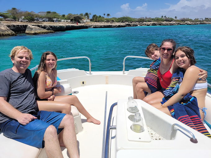 tourister enjoy private boating