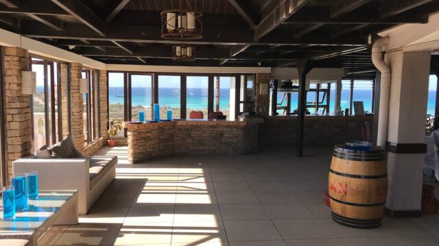 Faro Blanco Restaurant inside