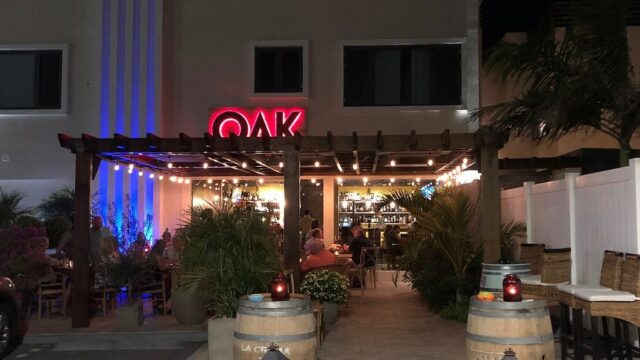 Oak Restaurant night view