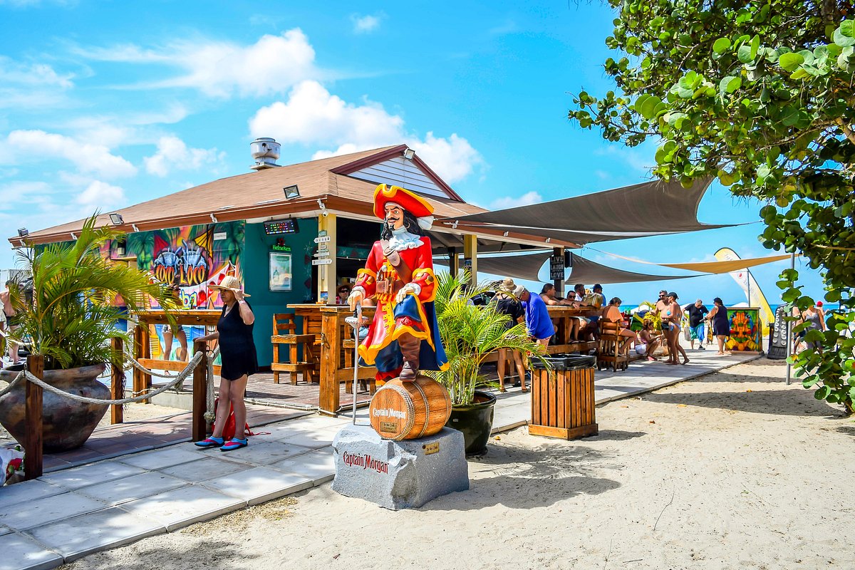 captain-morgan-greets