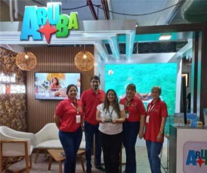 Aruba wins award at FITPAR for outstanding tourism contributions.
