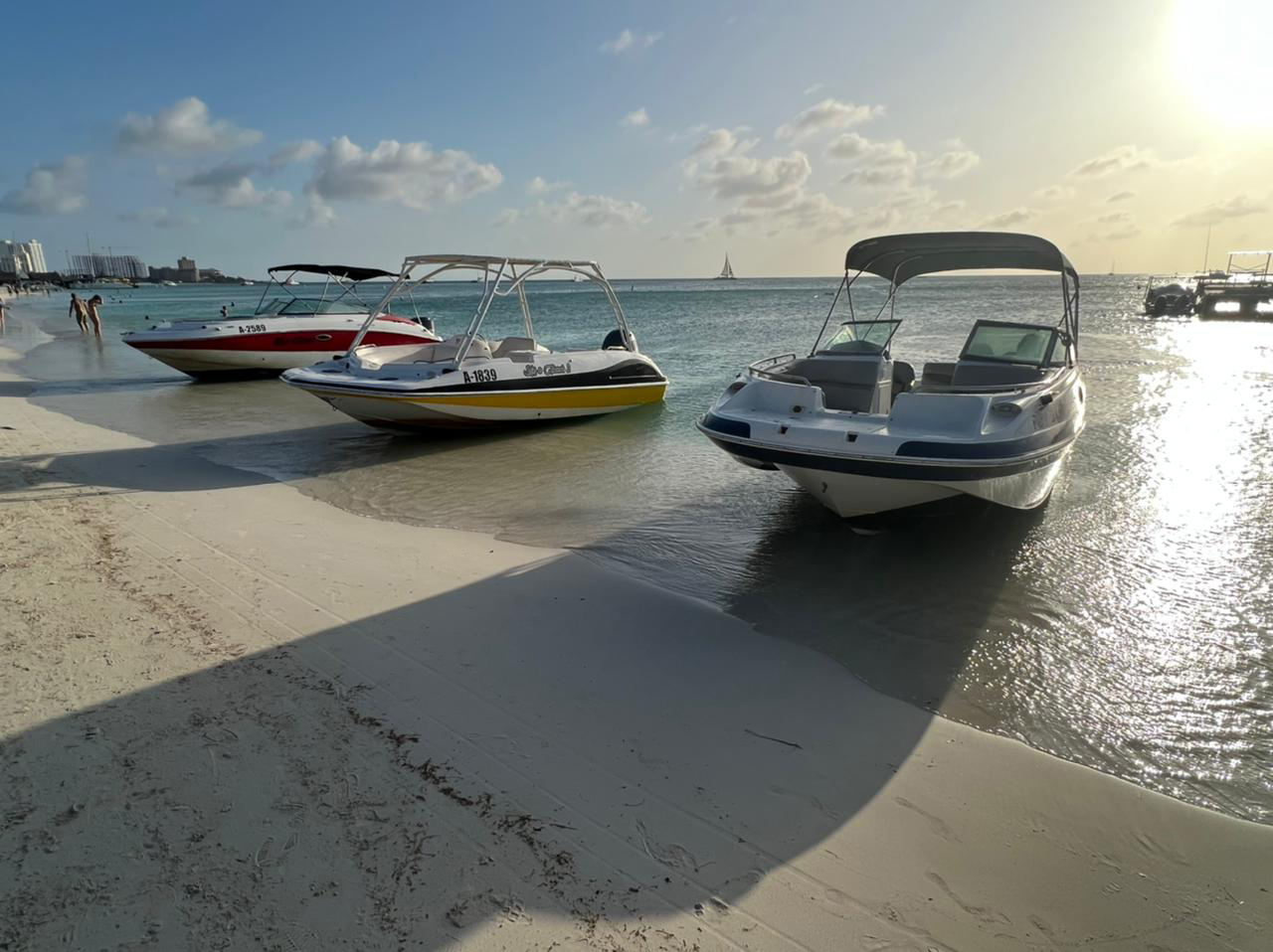 Aruba_holiday_inn_privatre_boat_trip_private_