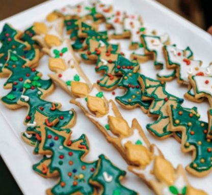 Festive Christmas dinner setup by the beach at Holiday Inn Aruba.