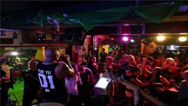 Cafe Chaos live music on saturday