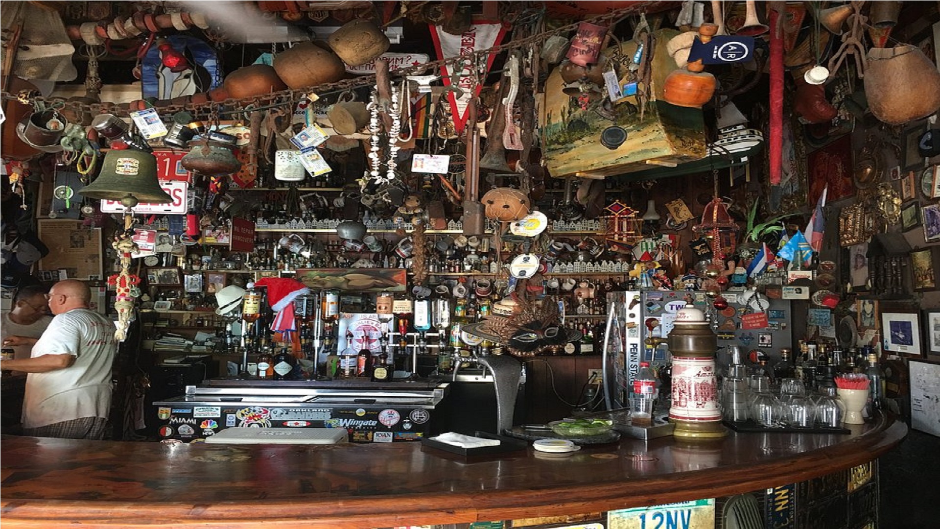 Charlies Bar and Restaurant bar view