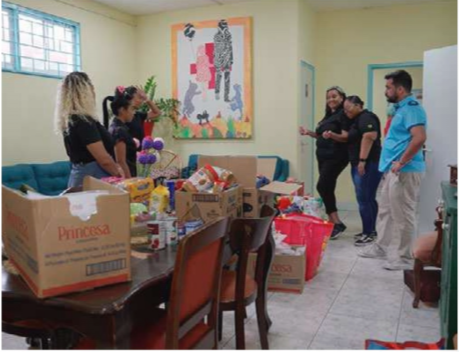 De Palm Tours team members volunteering with Red Cross Aruba