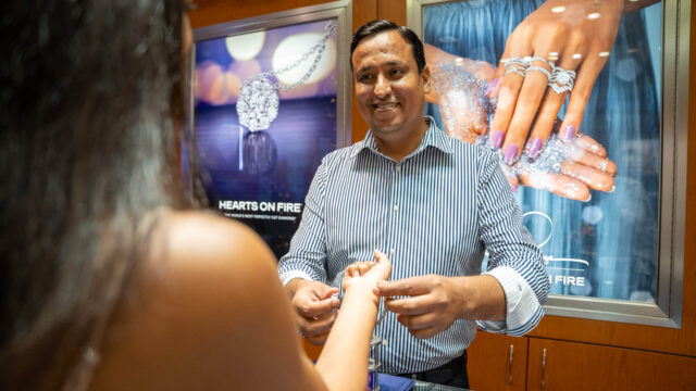 Noble-Jewelers-The-Jewel-of-Aruba-9