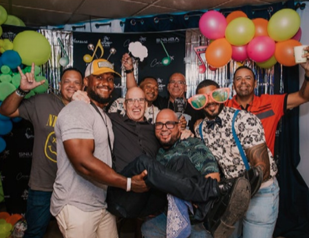 De Palm Tours’ BOS & 305-themed bowling night