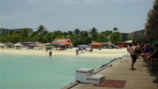 bugaloe beach bar beach view aruba