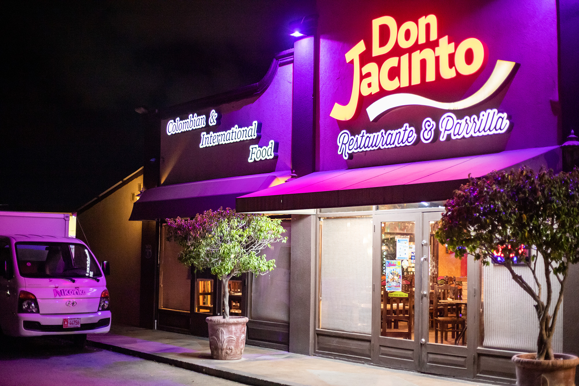 front_aruba_local_restaurant_don_jacinto_-1