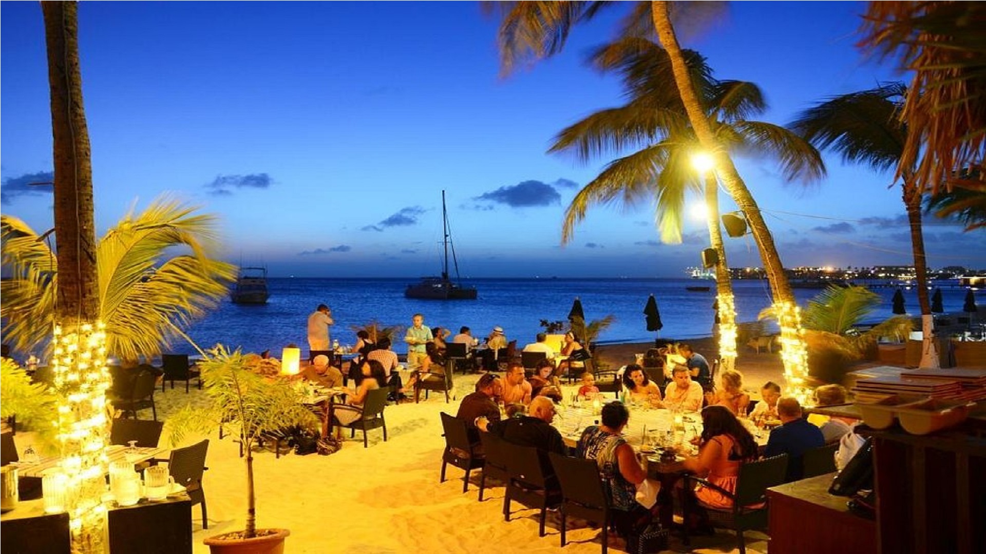 Barefoot Restaurant night view
