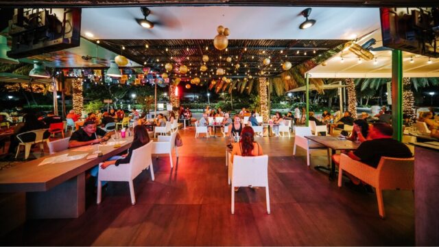 Craft Bar & Restaurant Night view