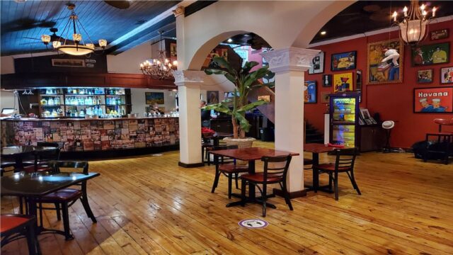 Cubas Cookin dinner area