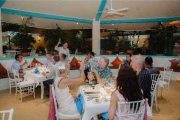 Dining under the stars by Mangos during Amsterdam Manor’s exclusive culinary experience