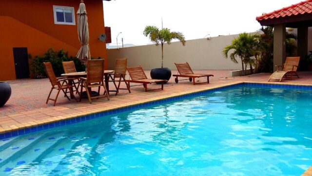 Dorado Eagle Beach Hotel pool