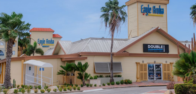 Refreshing drinks and appetizers during Double Down Sports Bar Happy Hour