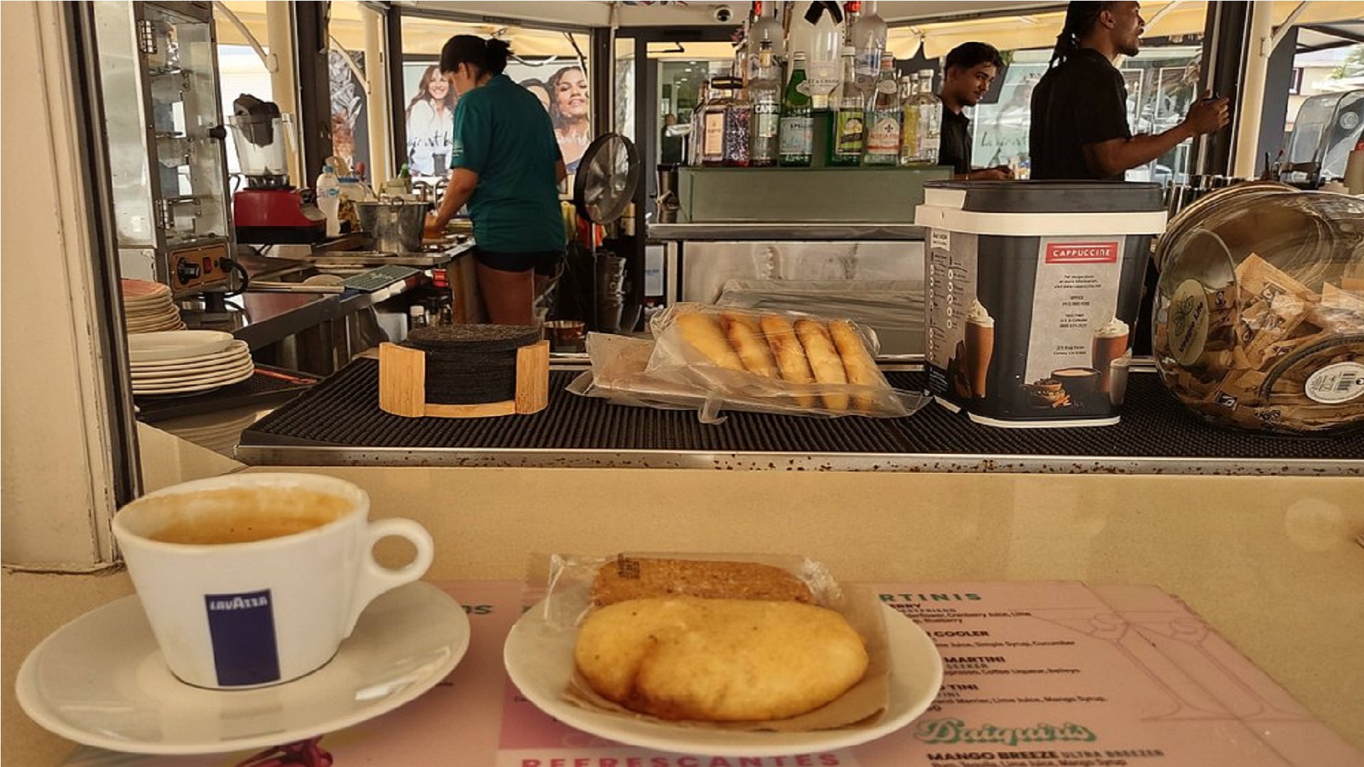 Hoya Lush kitchen area